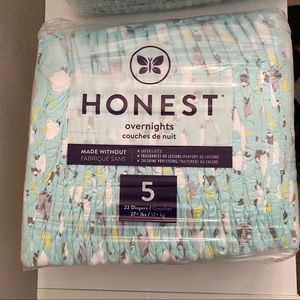 Size 5 Honest Company Nighttime Diapers